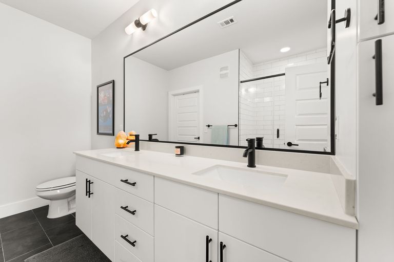 16-web-or-mls-3101-govalle-ave-215-17.jpg