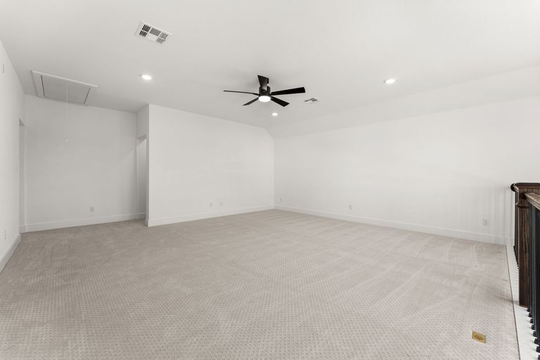 16-web-or-mls-320-millbend-rd-15.jpg