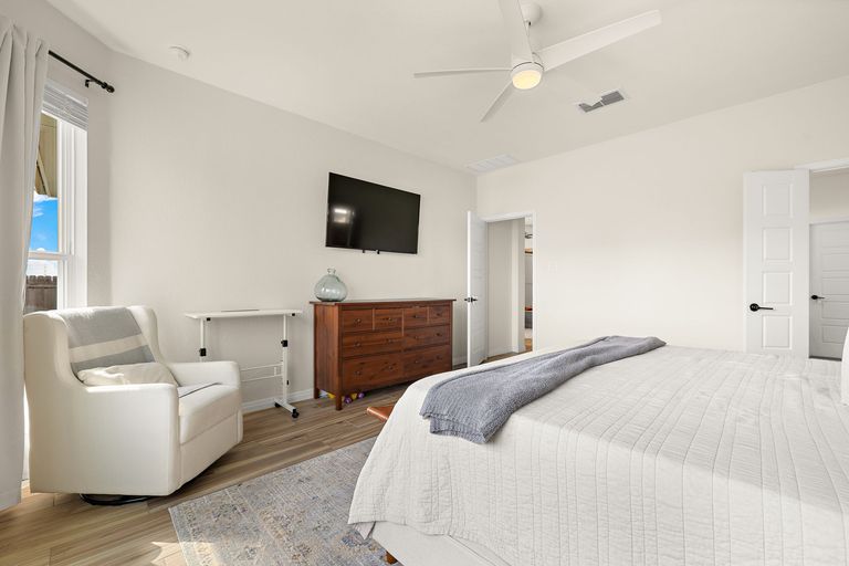 16-web-or-mls-5116-anaheim-ave-kcp-050725---131.jpg
