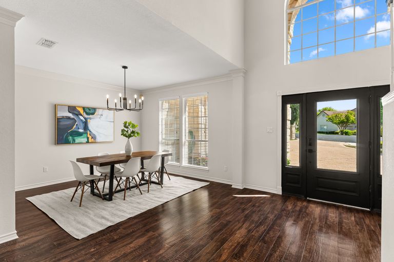 16-web-or-mls-6-dovedale-cove-2.jpg