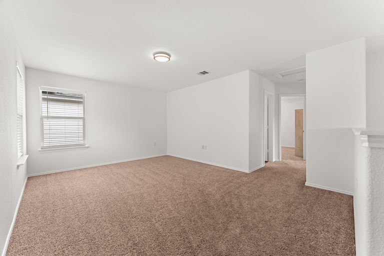16-web-or-mls-6812-walkup-ln-20.jpg
