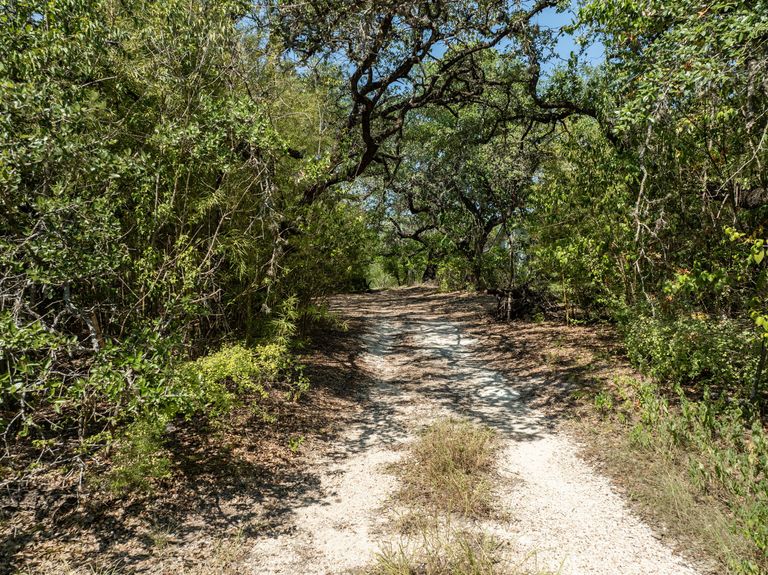 16-web-or-mls-7306-cooper-ln-20.jpg