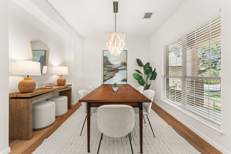16-web-or-mls-7320-brecourt-manor-way.jpg