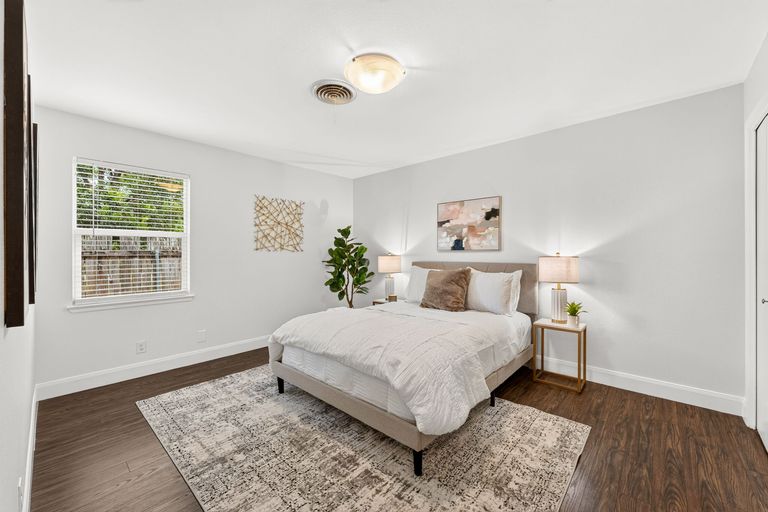 16-web-or-mls-7711-watson-st-b-(18-of-25).jpg
