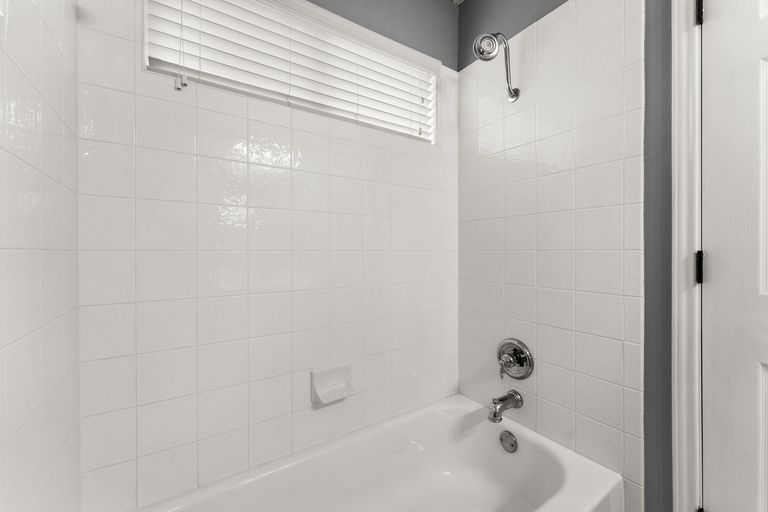 16-web-or-mls-8622-brock-cir-17.jpg