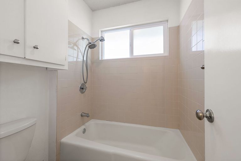 16-web-or-mls-8802-westover-club-dr-kcp-091725---40.jpg
