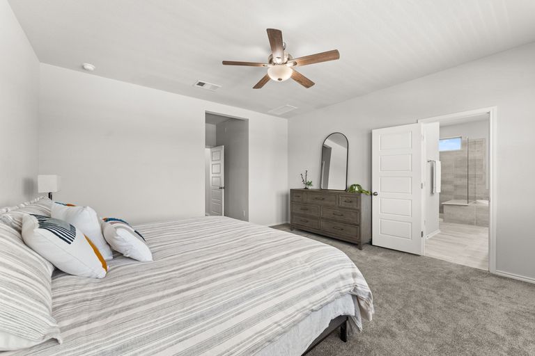 16-web-or-mls-9104-moonstone-dr-14.jpg