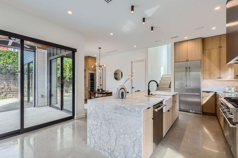 1610-hether-st---web-quality---008---08-kitchen.jpg