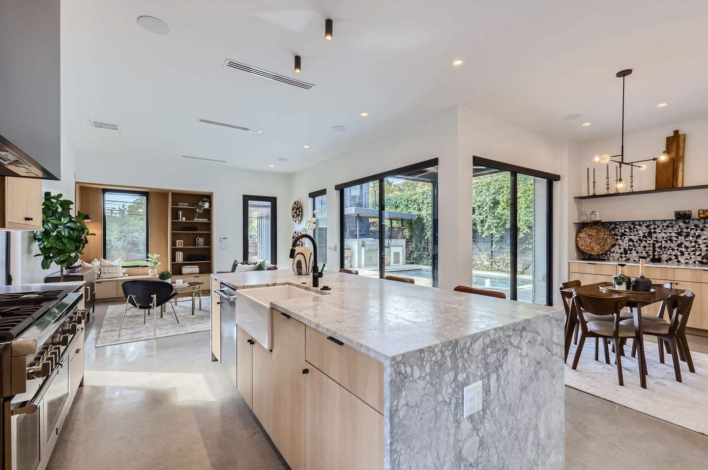 1610-hether-st---web-quality---009---09-kitchen.jpg