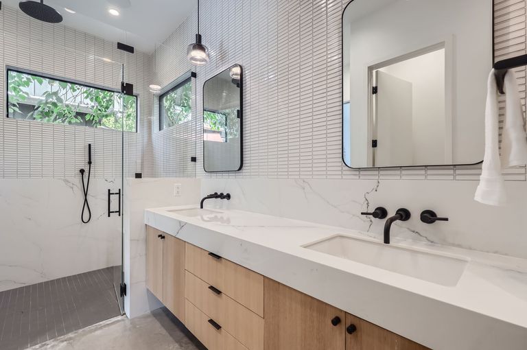 1610-hether-st---web-quality---014---15-primary-bathroom.jpg