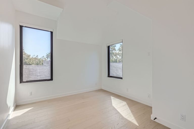 1610-hether-st---web-quality---016---17-2nd-floor-bedroom.jpg