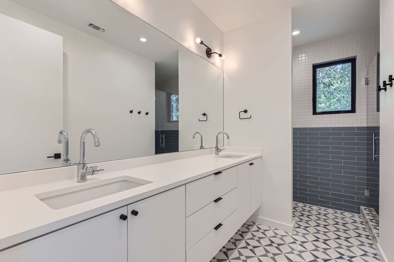 1610-hether-st---web-quality---019---20-2nd-floor-bathroom.jpg