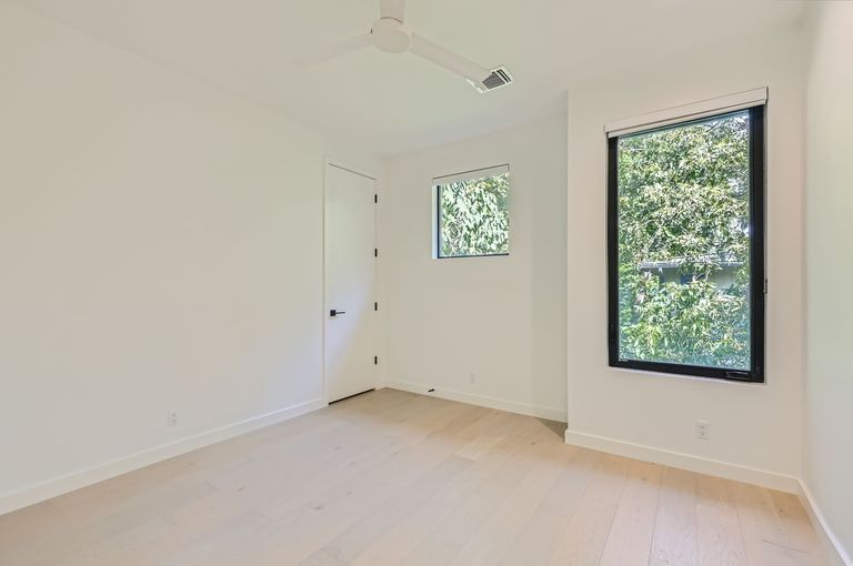 1610-hether-st---web-quality---022---23-2nd-floor-bedroom.jpg