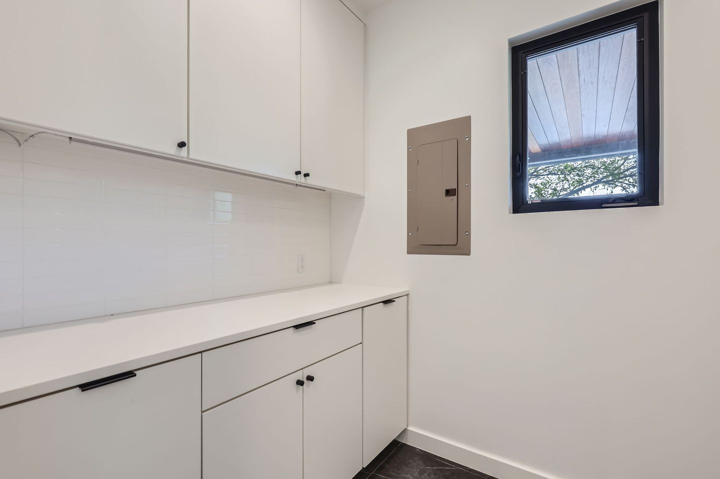 1610-hether-st---web-quality---027---30-2nd-floor-laundry-room.jpg
