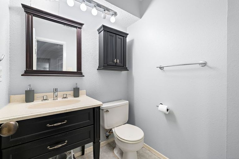 17-custom-8400-jamestown-dr,-204-kcp-122123---11.jpg