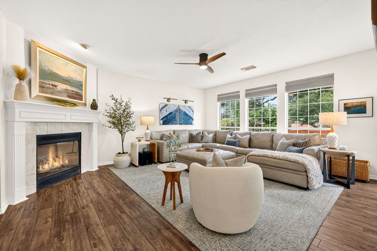 17-web-or-mls-11314-pebble-garden-(17-of-47).jpg