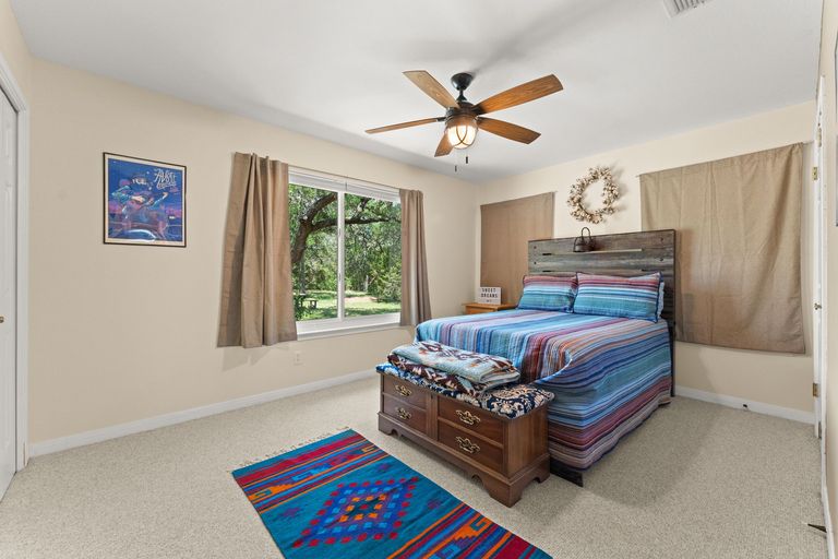 17-web-or-mls-11551-farm-to-market-32-1.jpg