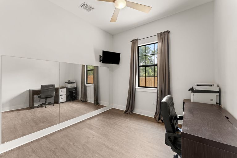 17-web-or-mls-120-meadowood-dr-2-1745433869.jpg