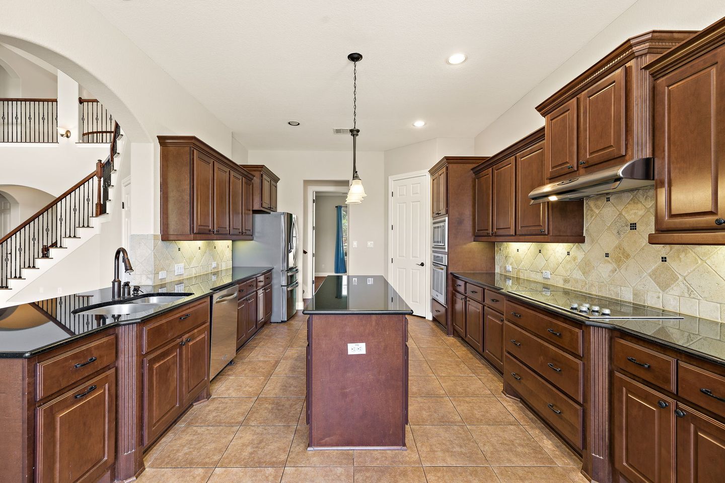 17-web-or-mls-1344-flint-rock-loop-kcp-042125---164.jpg