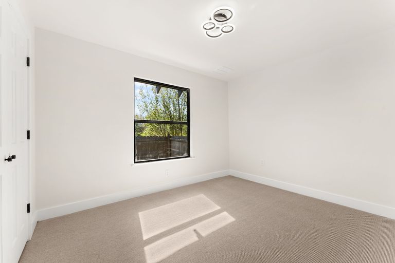 17-web-or-mls-1604-cedar-ave-(15-of-25).jpg
