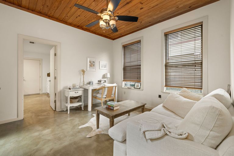 17-web-or-mls-1813-waterston-ave-kcp-022125---15.jpg