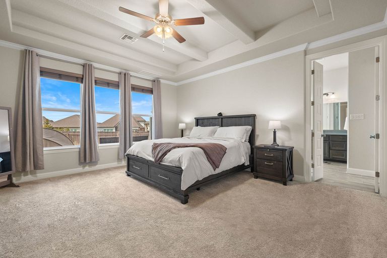 17-web-or-mls-20704-matts-cove-kcp-092324---82-2.jpg