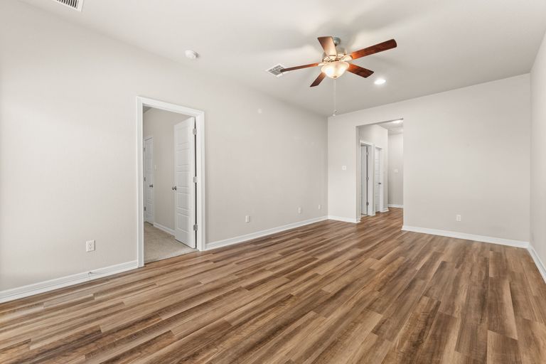 17-web-or-mls-2306-dillon-pond-ln-b-2.jpg