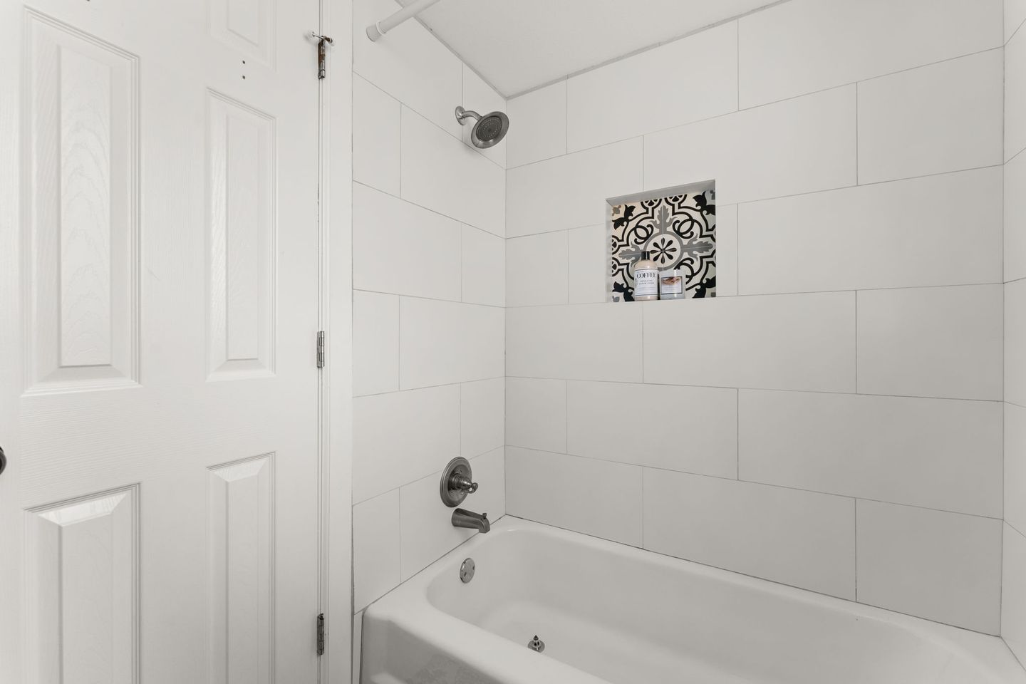17-web-or-mls-2705-ashdale-dr-(16-of-26).jpg
