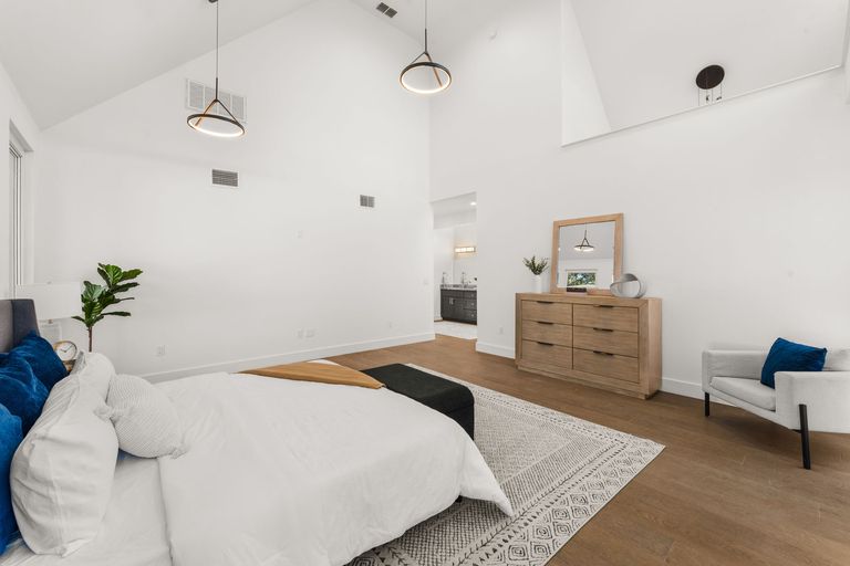 17-web-or-mls-3814-wadford-st-(25-of-36).jpg