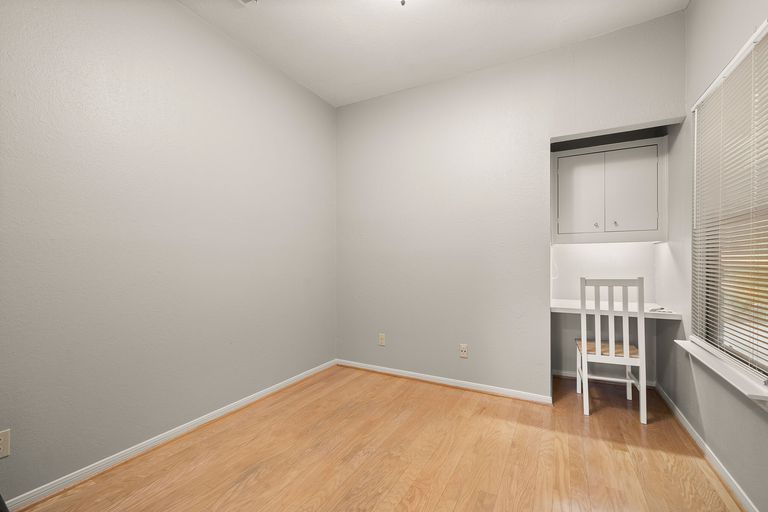 17-web-or-mls-3840-far-w-blvd-221-kcp-032725---28.jpg