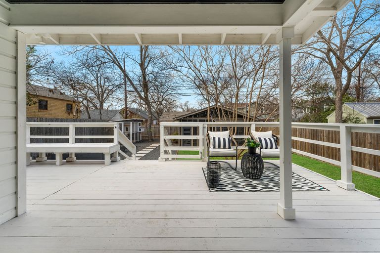 17-web-or-mls-4502-rosedale-ave-(20-of-26).jpg
