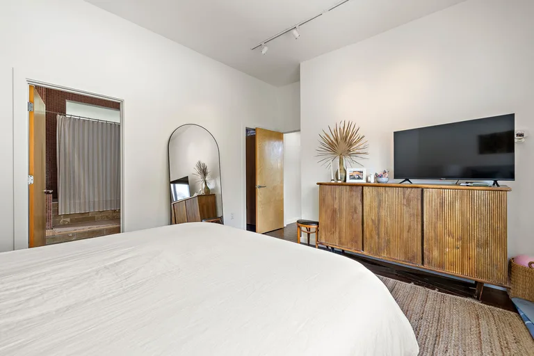 508 E 53rd St #200, , Texas, photo 14