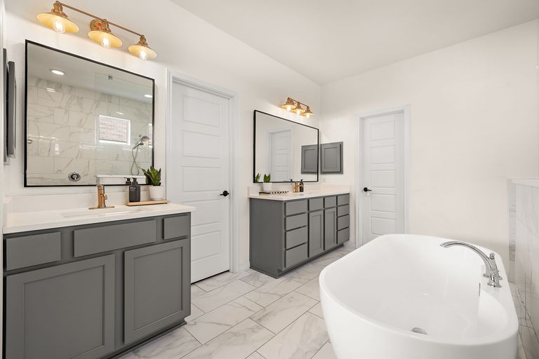 17-web-or-mls-5116-anaheim-ave-kcp-050725---150.jpg
