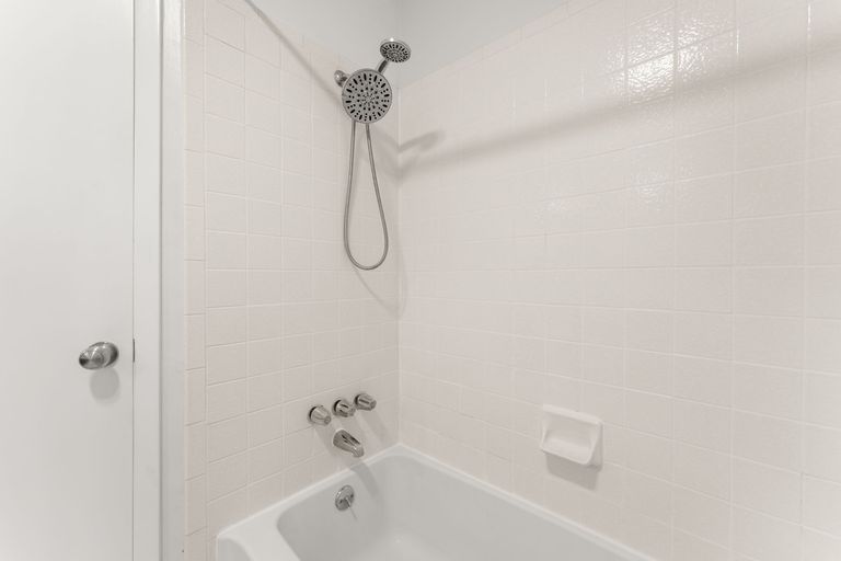 17-web-or-mls-8409-spring-valley-dr-13.jpg