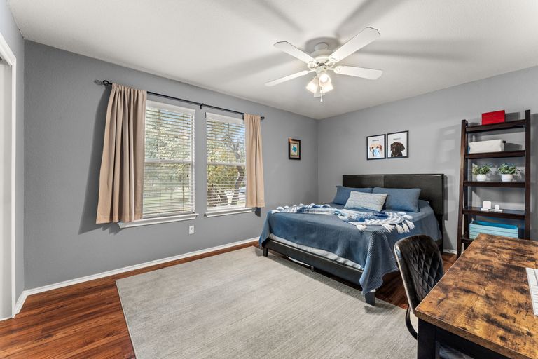 17-web-or-mls-8622-brock-cir-18.jpg