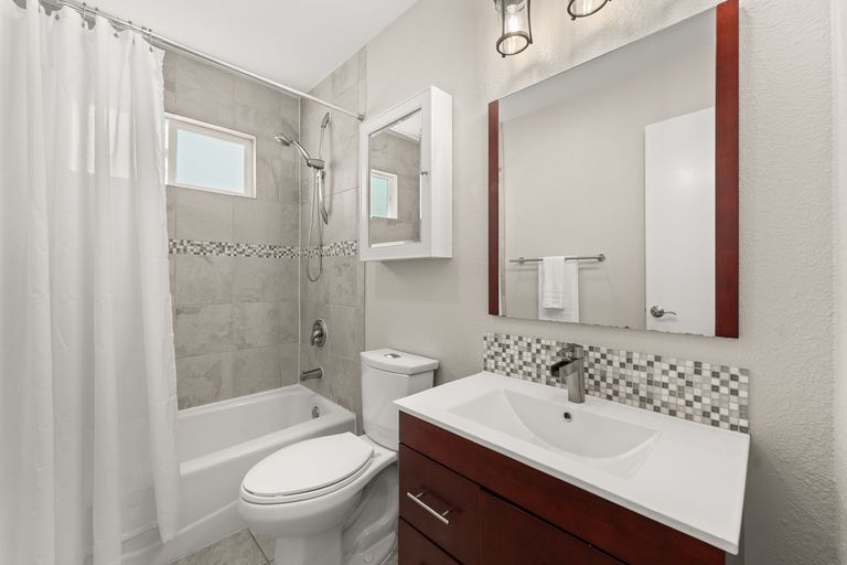 17-web-or-mls-8900-teresina-dr-2-1744296999.jpg