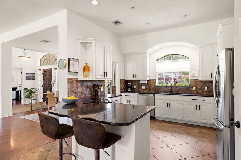 17-web-or-mls-9608-streamside-dr-kcp-061526---157.jpg