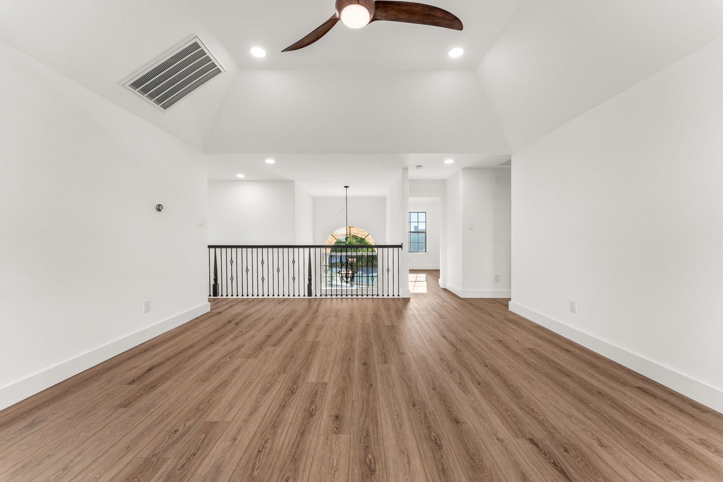 18-web-or-mls-10905-la-estrella-cove-20.jpg