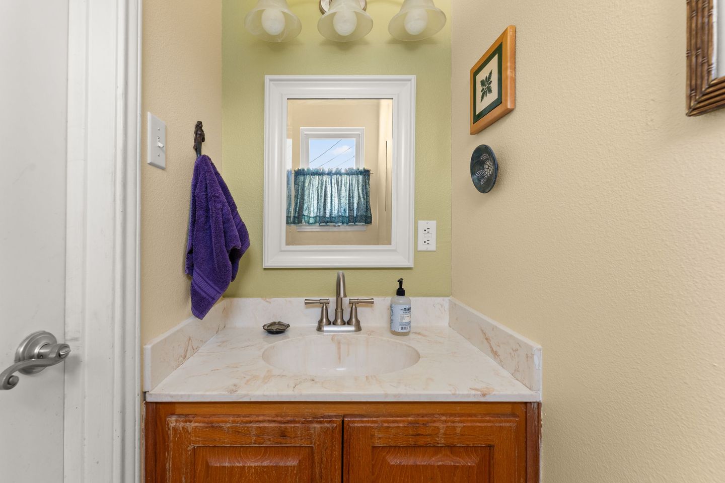 18-web-or-mls-11551-farm-to-market-32-15.jpg