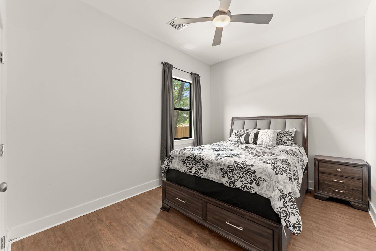 18-web-or-mls-120-meadowood-dr-3-1745433870.jpg