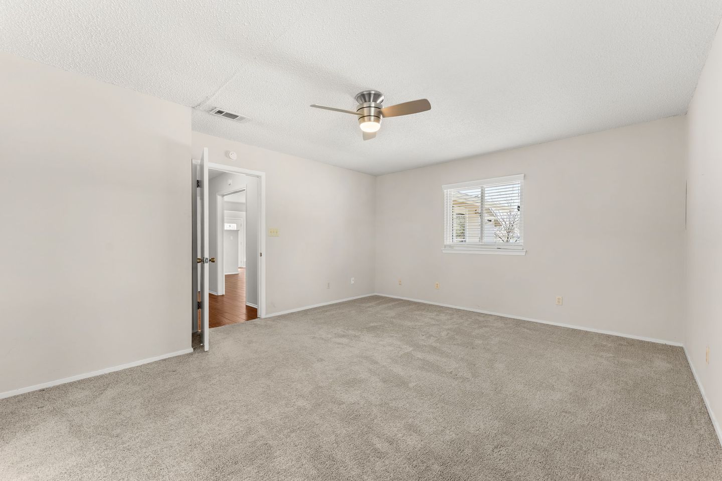 18-web-or-mls-12100-cactus-bend-(22-of-35).jpg
