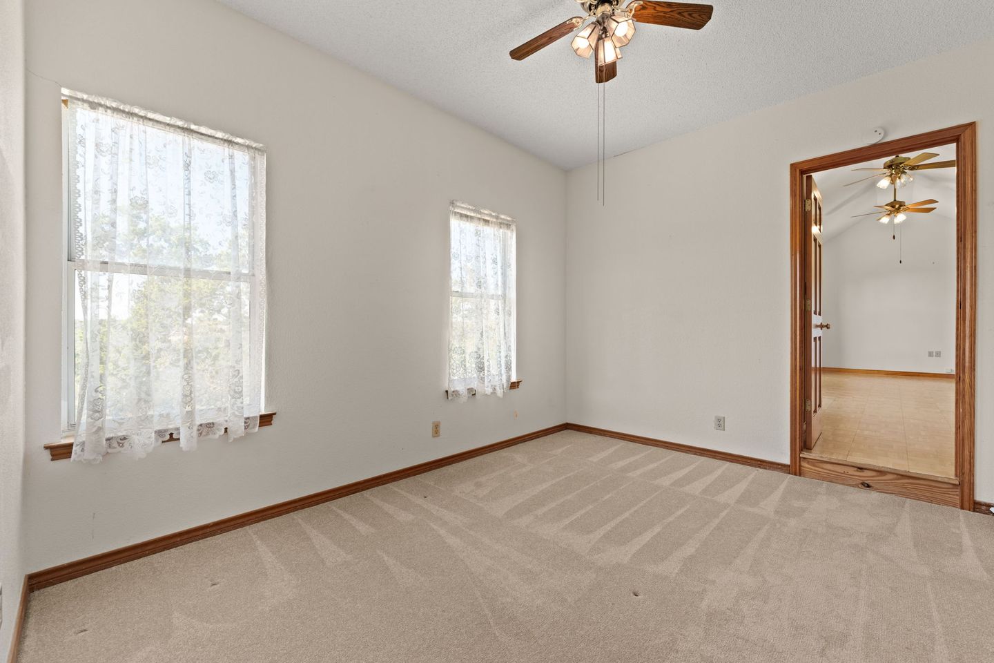 18-web-or-mls-13104-s-ridge-cir-24-1731615716.jpg