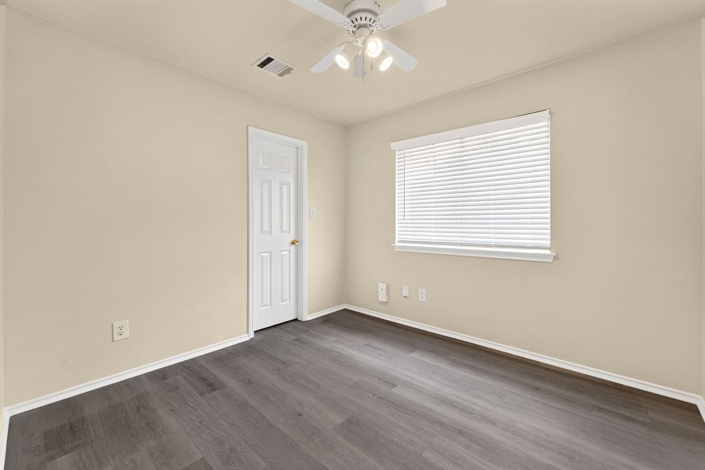 18-web-or-mls-1604-southwestern-trail-(18-of-25).jpg