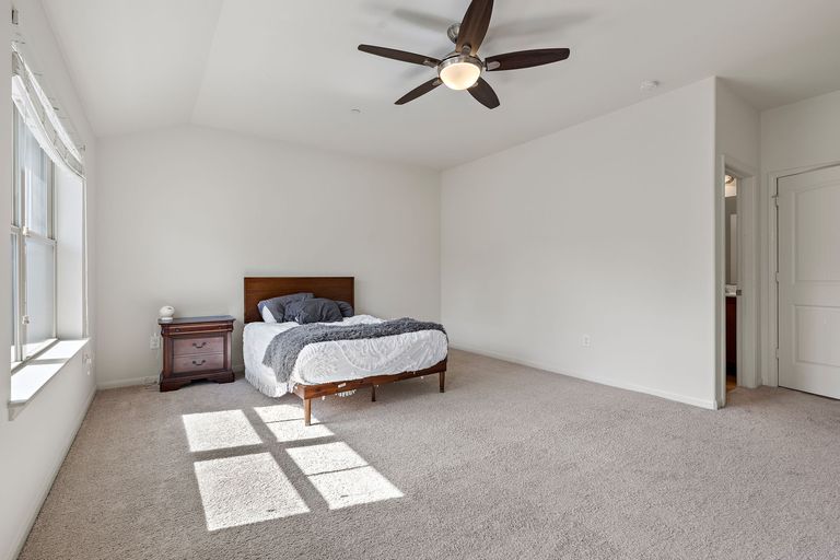 18-web-or-mls-1620-bryant-dr-303-kcp-062625---35.jpg