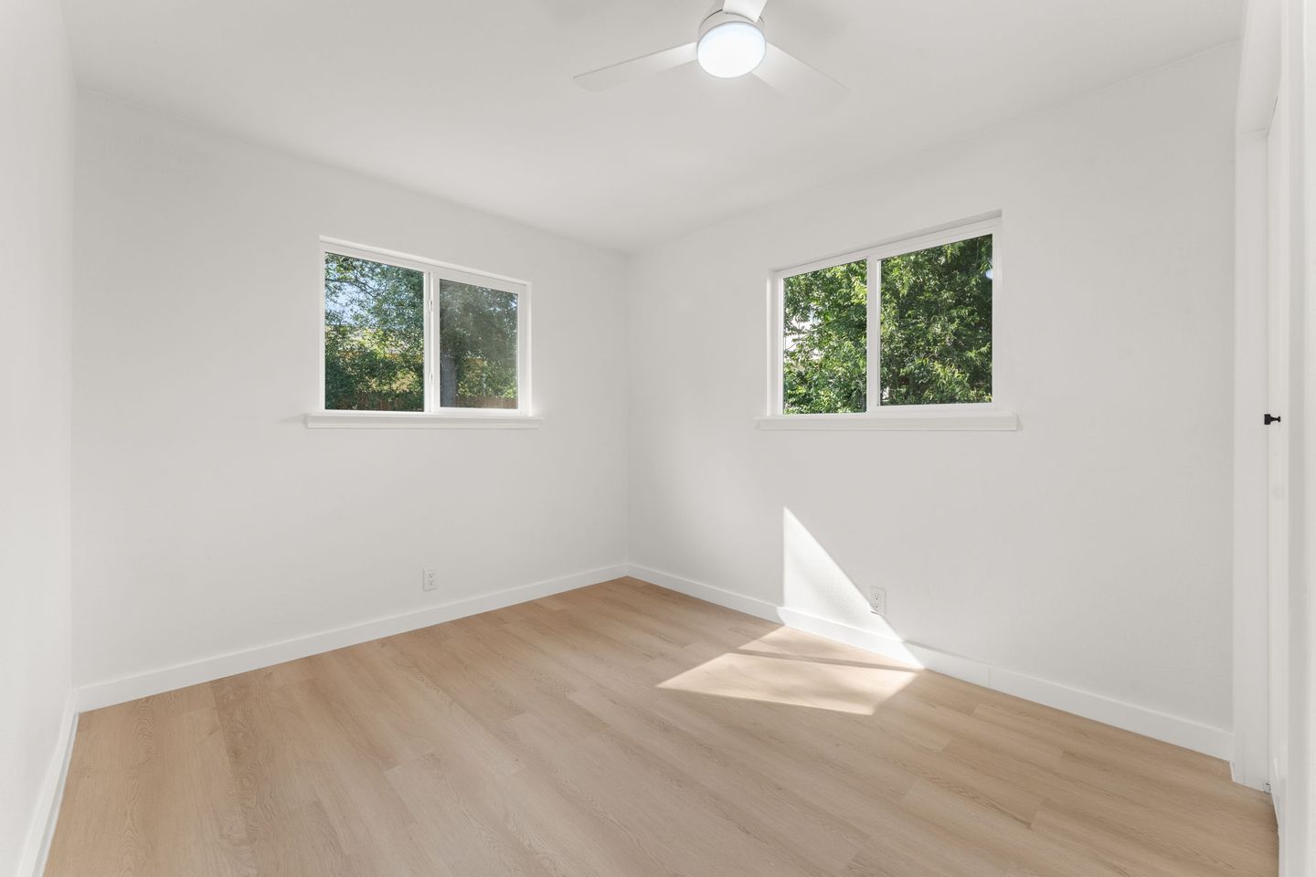 18-web-or-mls-1708-adina-st-18.jpg