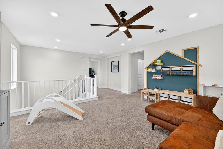 18-web-or-mls-180-kennicott-dr-(16-of-30).jpg