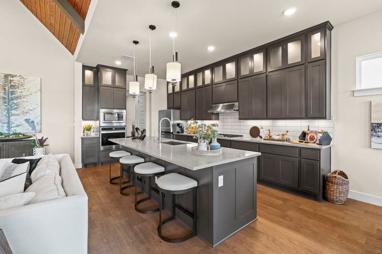18-web-or-mls-217-northcrest-dr.jpg