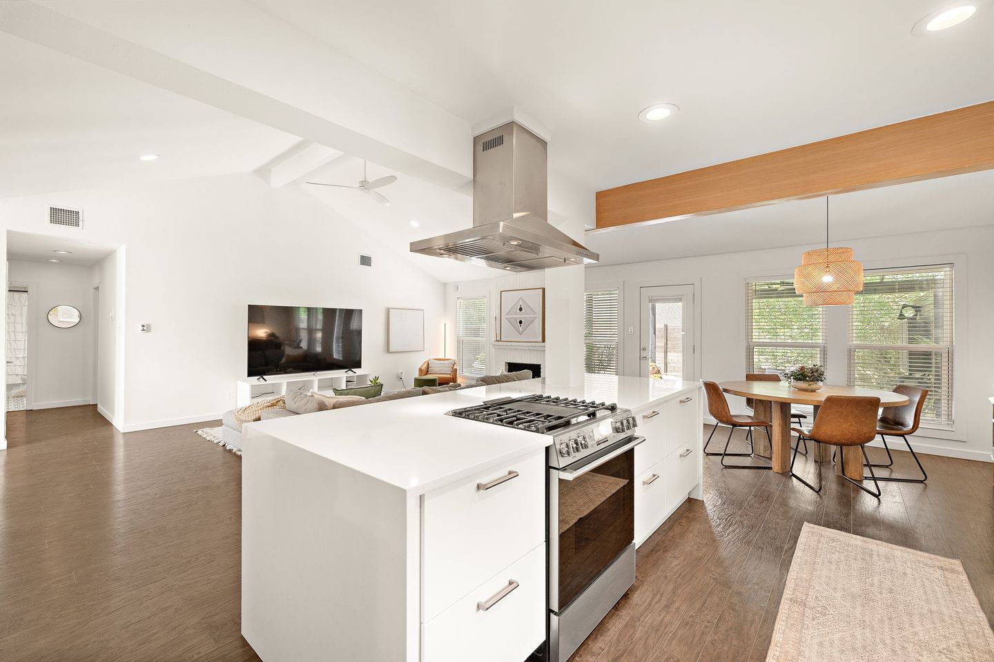 18-web-or-mls-2709-jorwoods-dr-kcp-070825---177.jpg