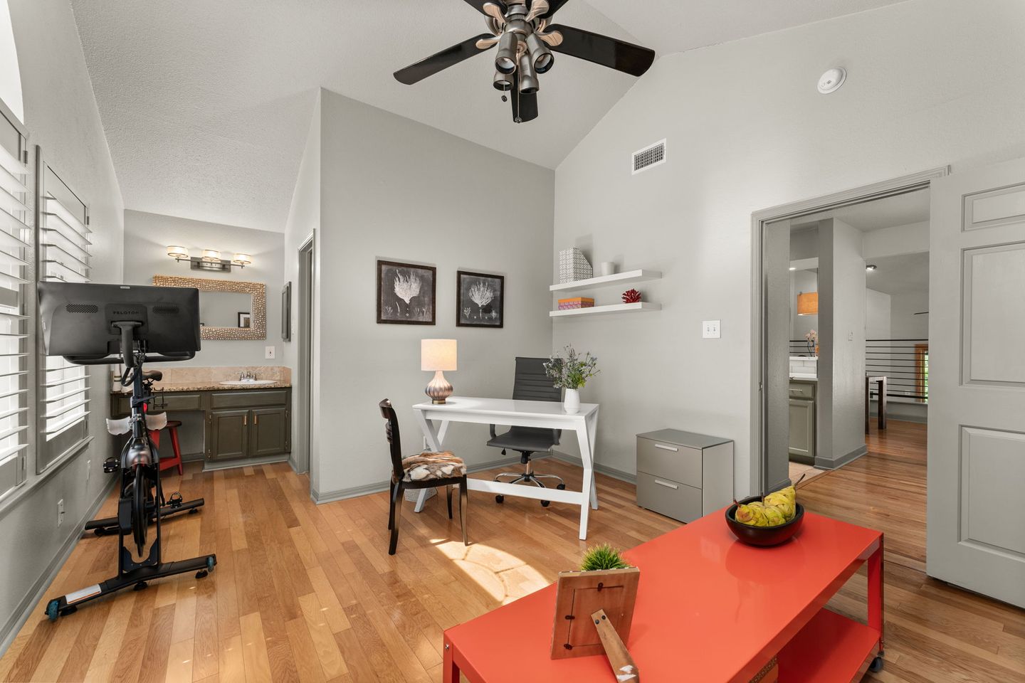 18-web-or-mls-4002-shoal-creek-blvd-b-(2-of-25).jpg