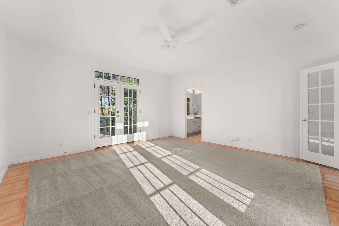 18-web-or-mls-5913-northwest-pl-21-1748297635.jpg